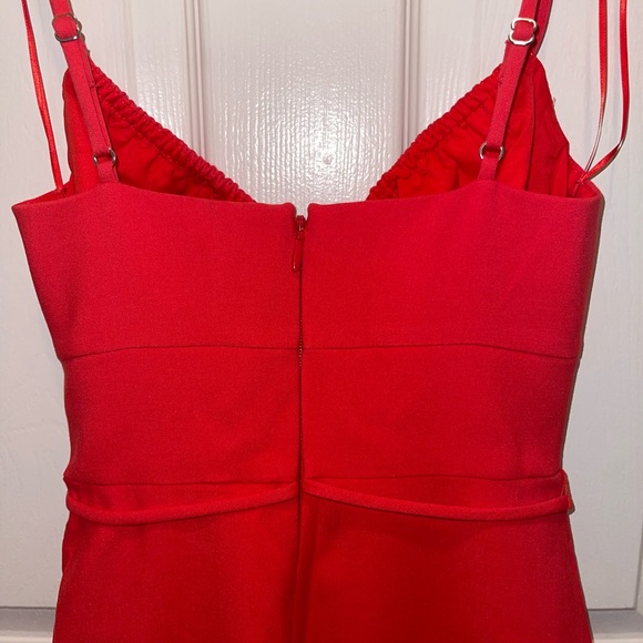 LIKELY
Kiki Cut-Out Trumpet Midi-Dress - Picture 6 of 8